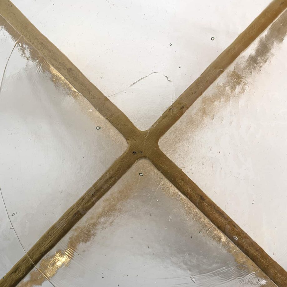 RICHMOND Interiors – 825150 Viven Gold lerakóasztal – frosted glass (2)